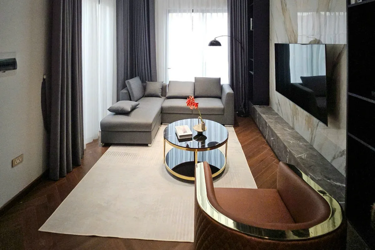 Nội thất nhà phố gỗ óc chó do PT HOME thi công tại Việt Trì
